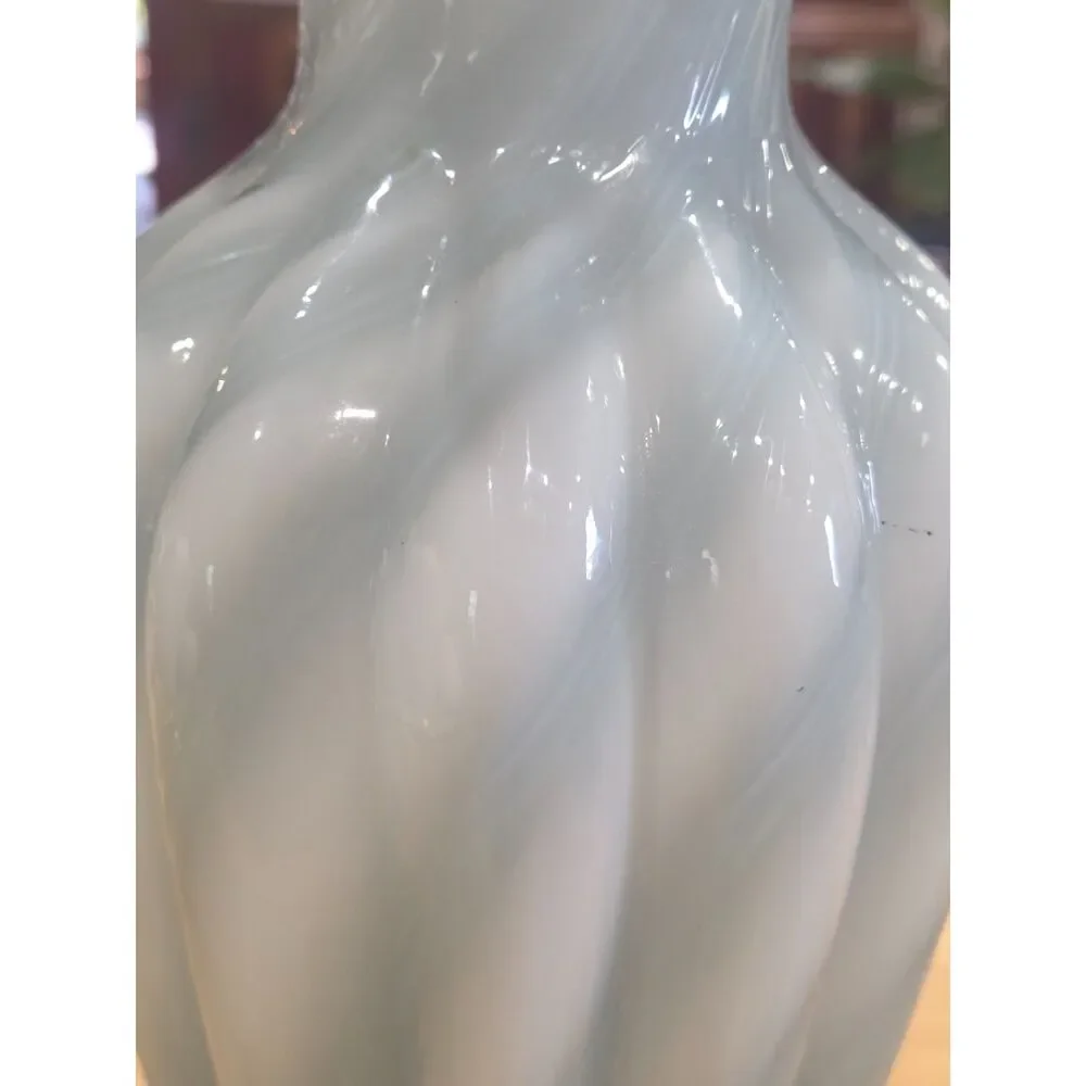 Vintage Fenton Gray White Slag Swirl Glass Ruffled Vase 11